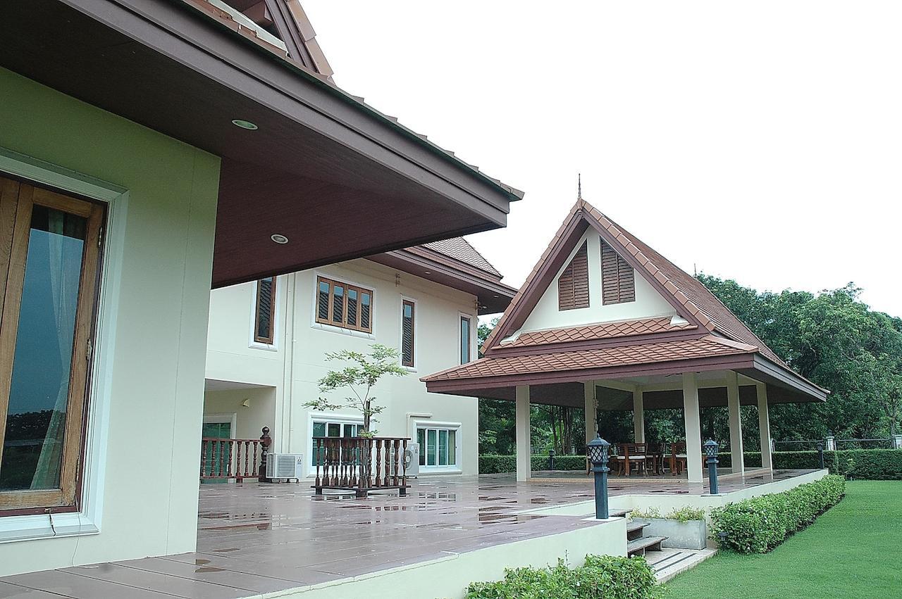 Thararin Villa Ban Doem Bang Bagian luar foto